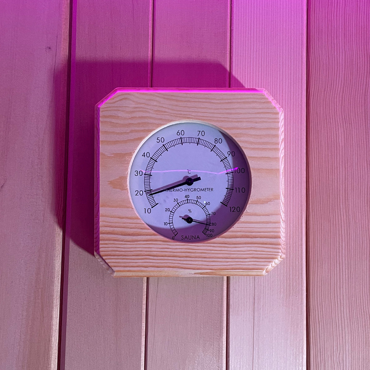 Insignia Indoor Traditional 4-Person Sauna MX1818