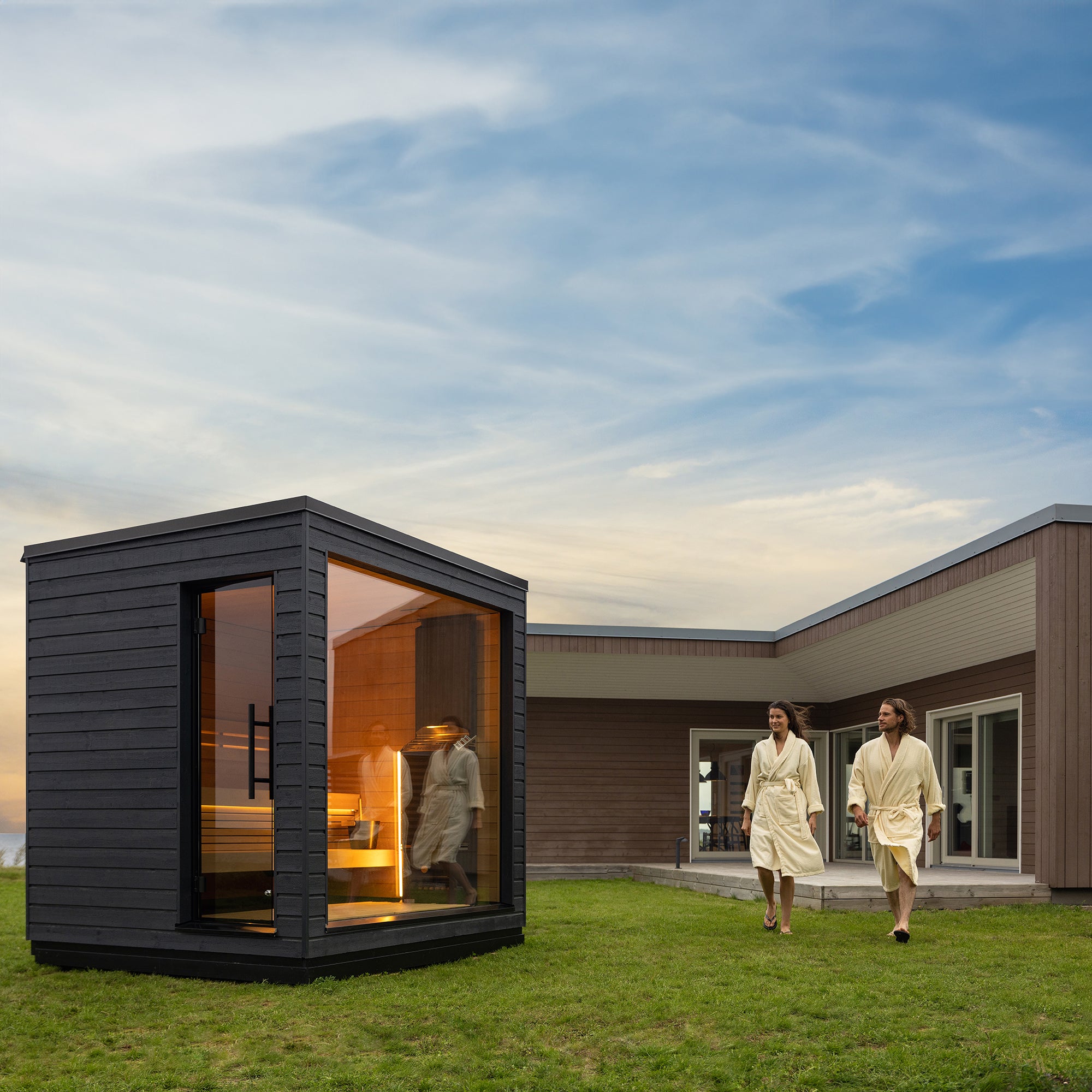 SaunaLife G6 5-Person Pre-Assembled Outdoor Sauna