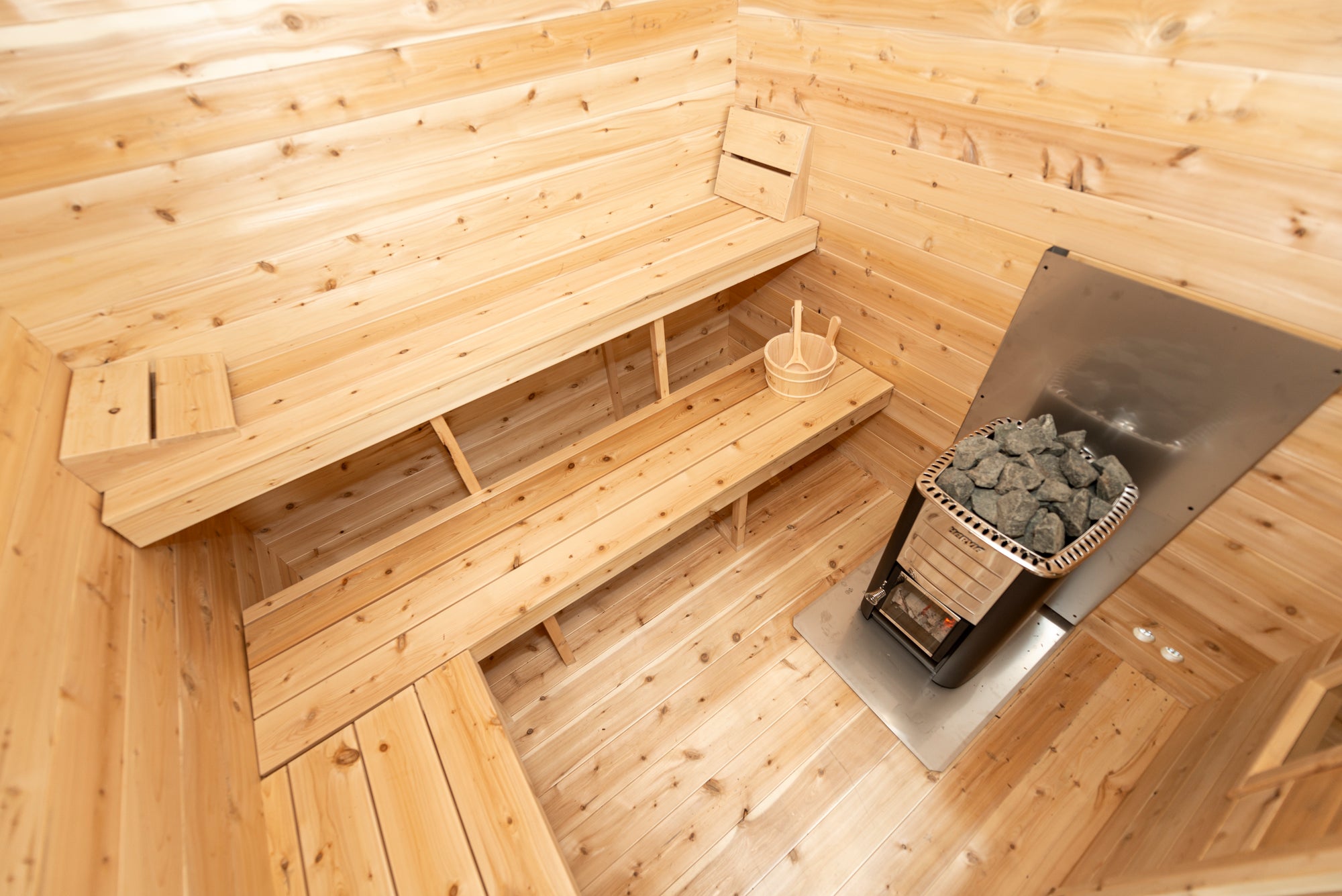 Dundalk Leisurecraft Canadian Timber 6 Person Georgian Cabin Sauna w/ Changeroom | CTC88CW