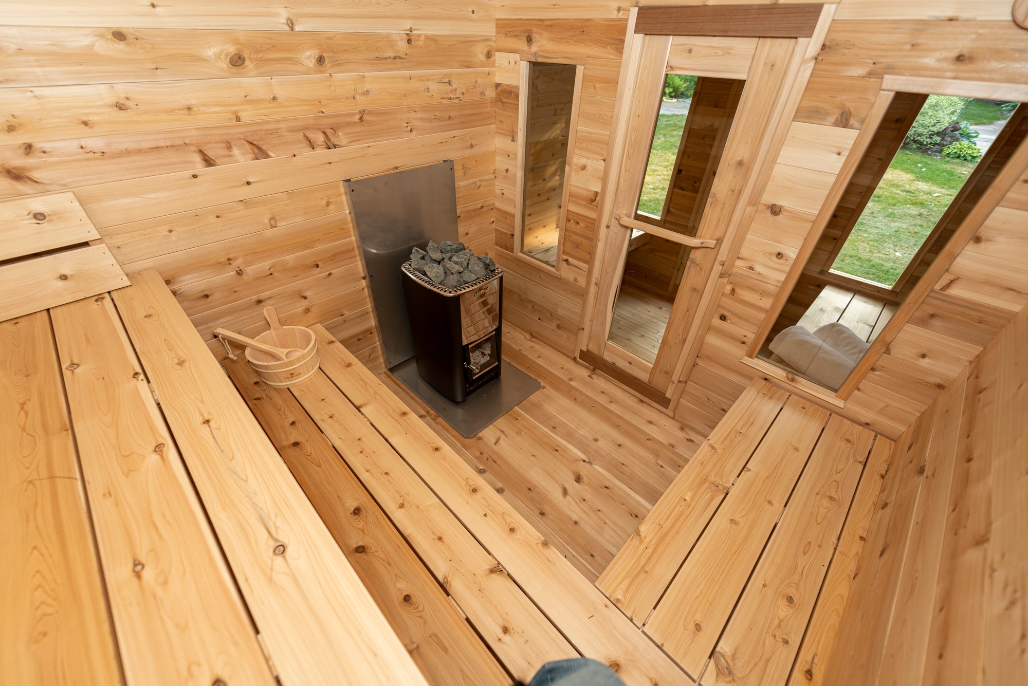 Dundalk Leisurecraft Canadian Timber 6 Person Georgian Cabin Sauna w/ Changeroom | CTC88CW