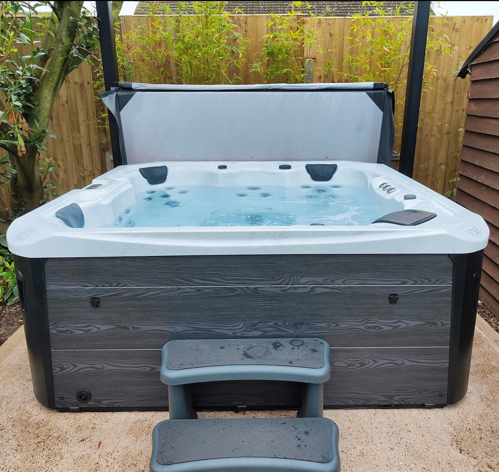 Platinum Spas Venezia 32 Amp 6 Person Hot Tub