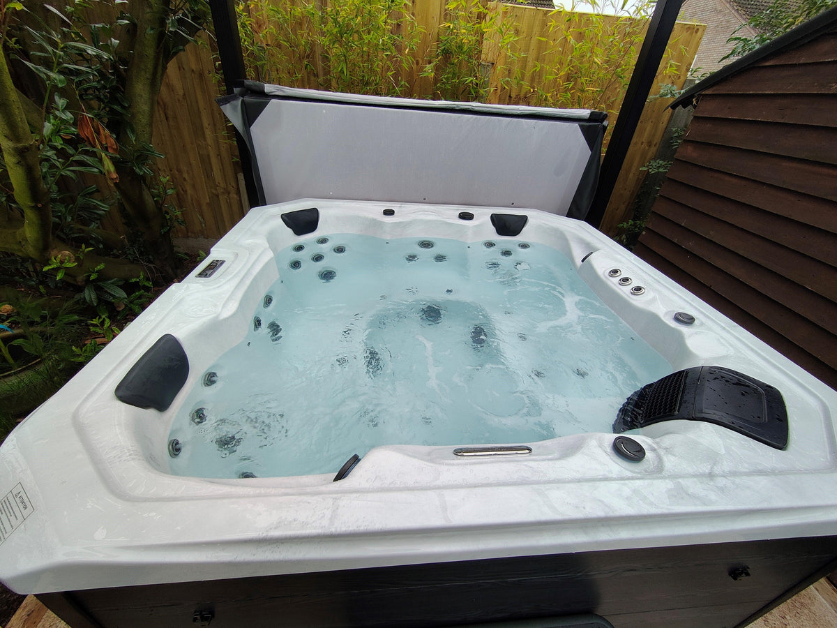 Platinum Spas Venezia 32 Amp 6 Person Hot Tub