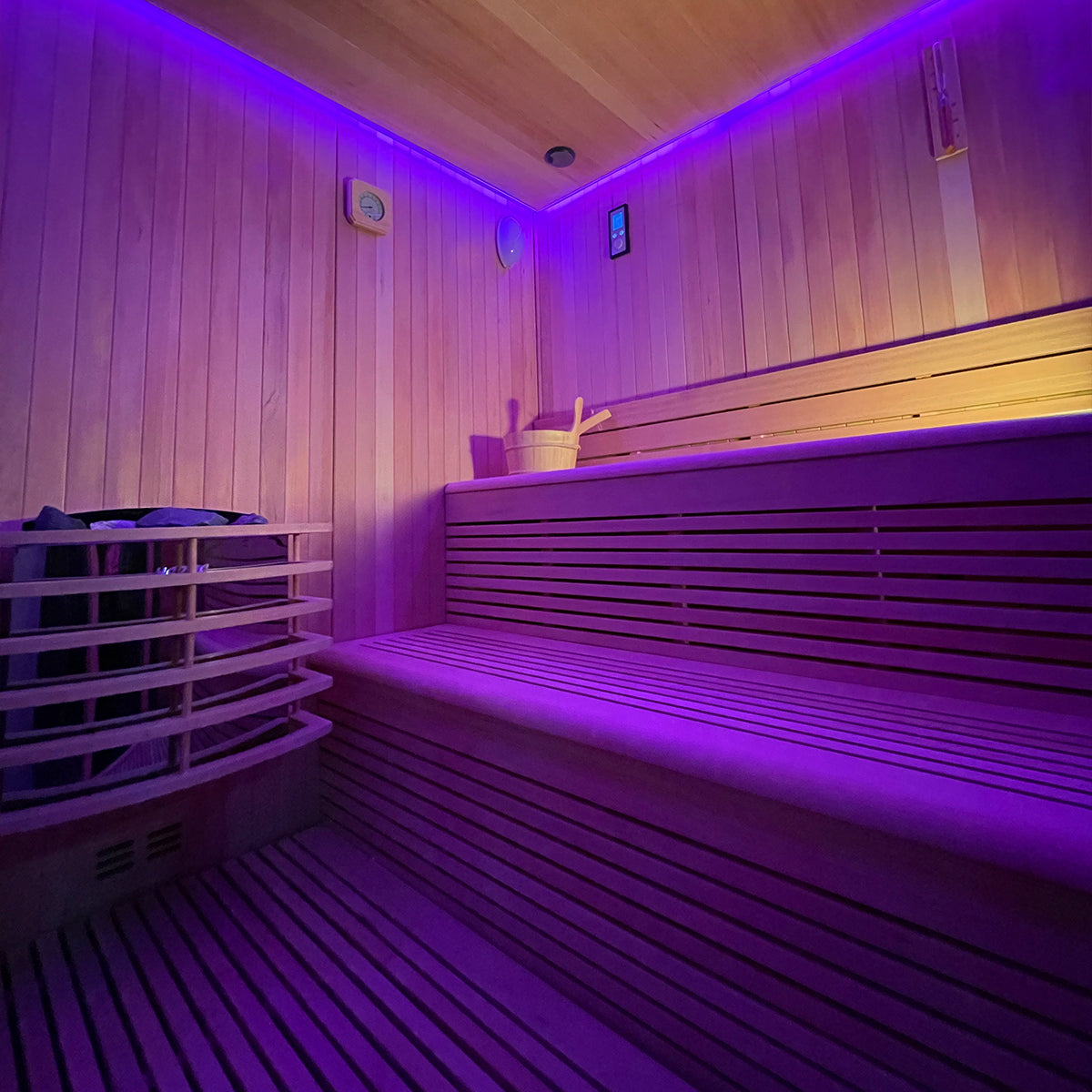 Insignia Indoor Traditional 4-Person Sauna MX1818