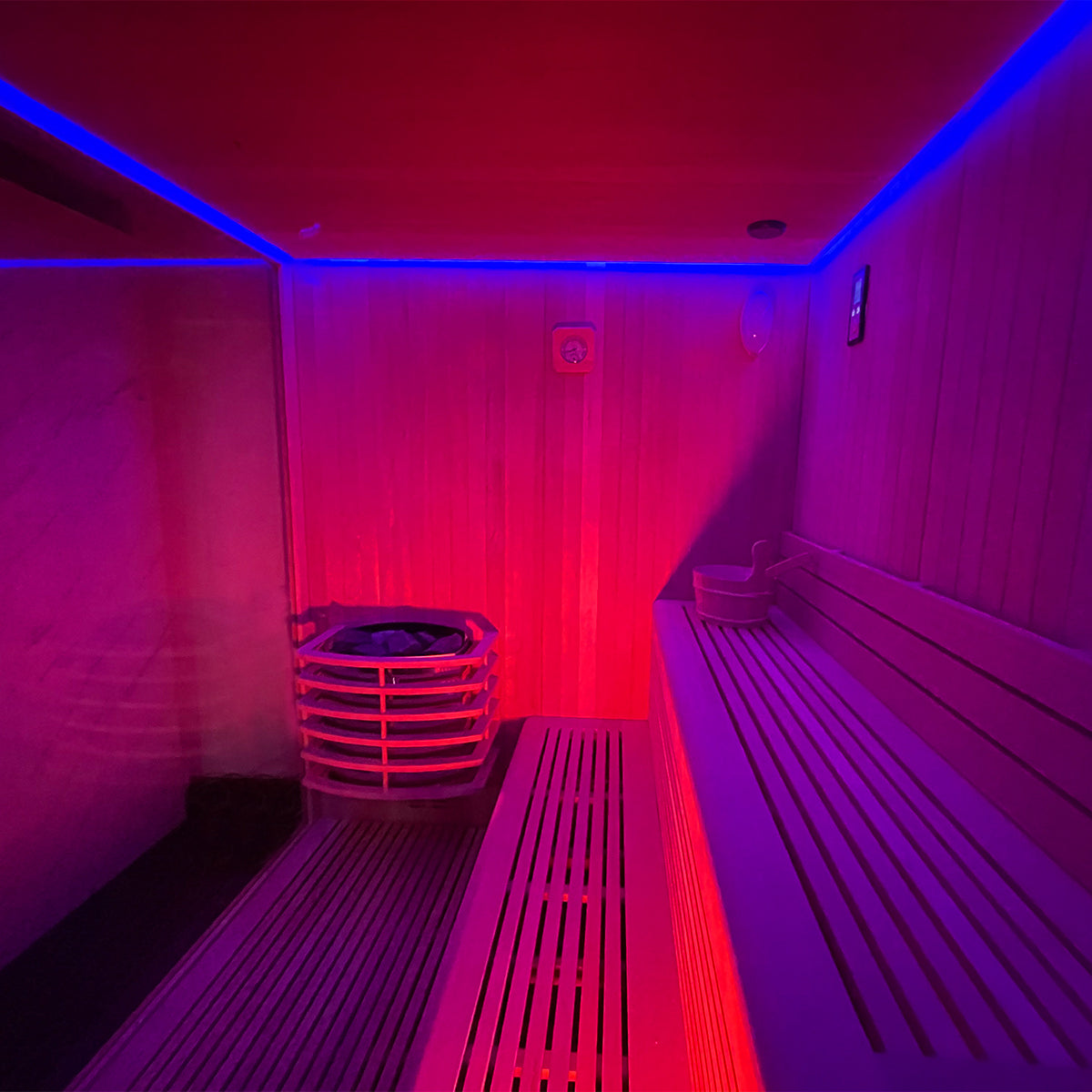 Insignia Indoor Traditional 4-Person Sauna MX1818