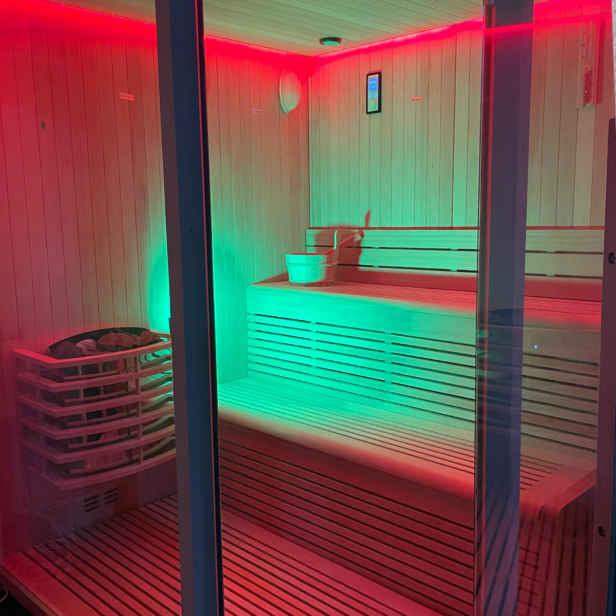 Insignia Indoor Traditional 4-Person Sauna MX1818